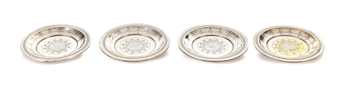 Zestaw czterech podstawek pod szklanki w stylu zakopiańskim (647), Pierwsza Krajowa Fabryka Wyrobów Platerowanych, Srebrnych I Metalowych M. Jarra