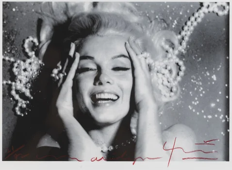 Marilyn Monroe (with Pearls), Bert Stern