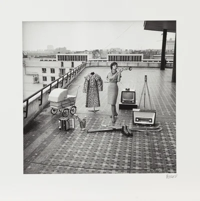 "Na dachu Domu Towarowego Smyk, Warszawa", Tadeusz Rolke